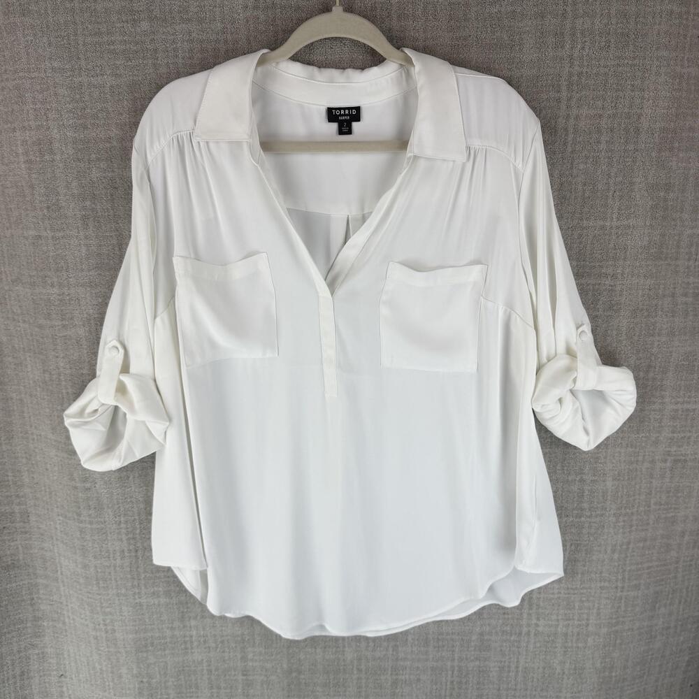 Torrid Blouse Womens 2 White Tunic V-Neck Roll Tab 3/4 Sleeve Relaxed Chiffon